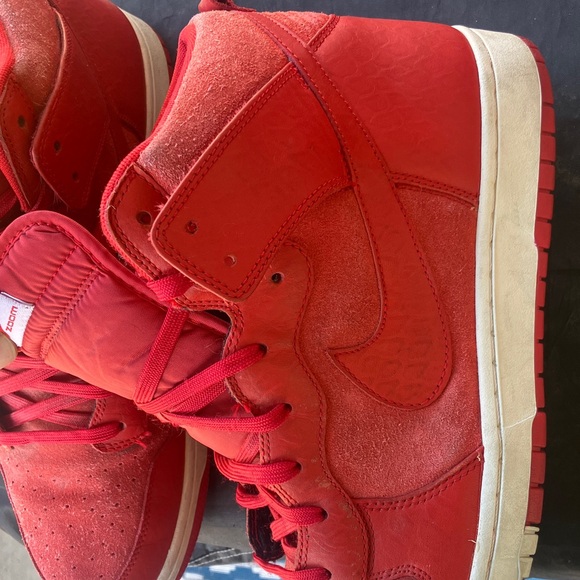 Nike Dunk High Cmft Python Red
2015 - Picture 3 of 10